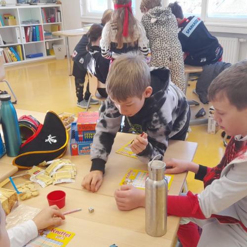 Spielen in der Klasse